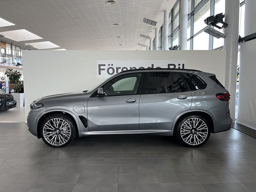 Bild 3 av BMW X5 xDrive50e 2,95%ränta M Sport 22" Innovation H/K Drag