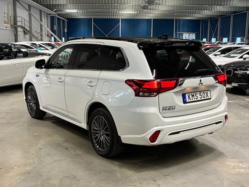 Bild 5 av Mitsubishi Outlander PHEV CVT S-Edition | Skinn | 360 | Drag | Pano