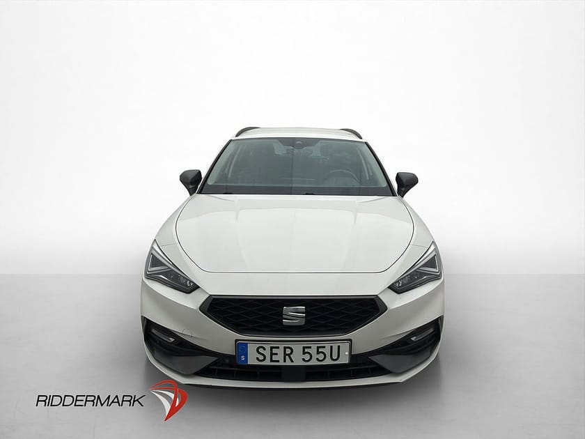 Bild 2 av SEAT León Sportstourer e-Hybrid ST FR Cockpit Dragkrok Kamera CarPlay
