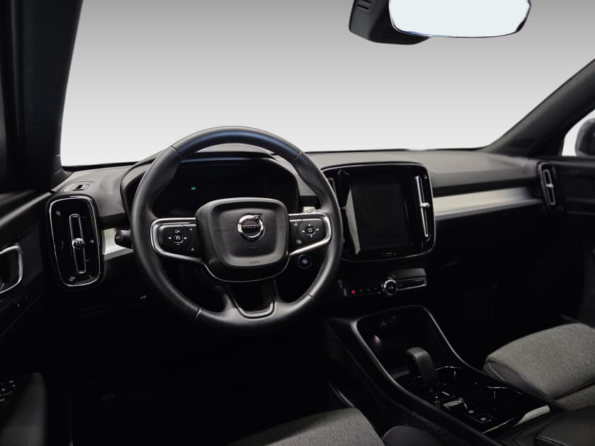 Bild 5 av Volvo XC40 B4 FWD Bensin Plus Dark