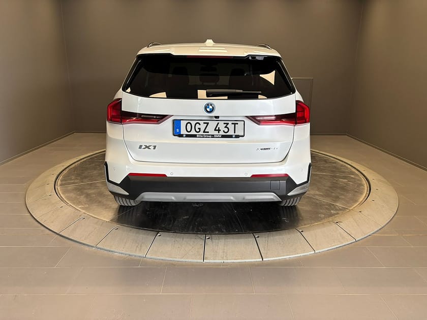 Bild 4 av BMW iX1 xDrive30 Dragkrok Rattvärme Backkamera