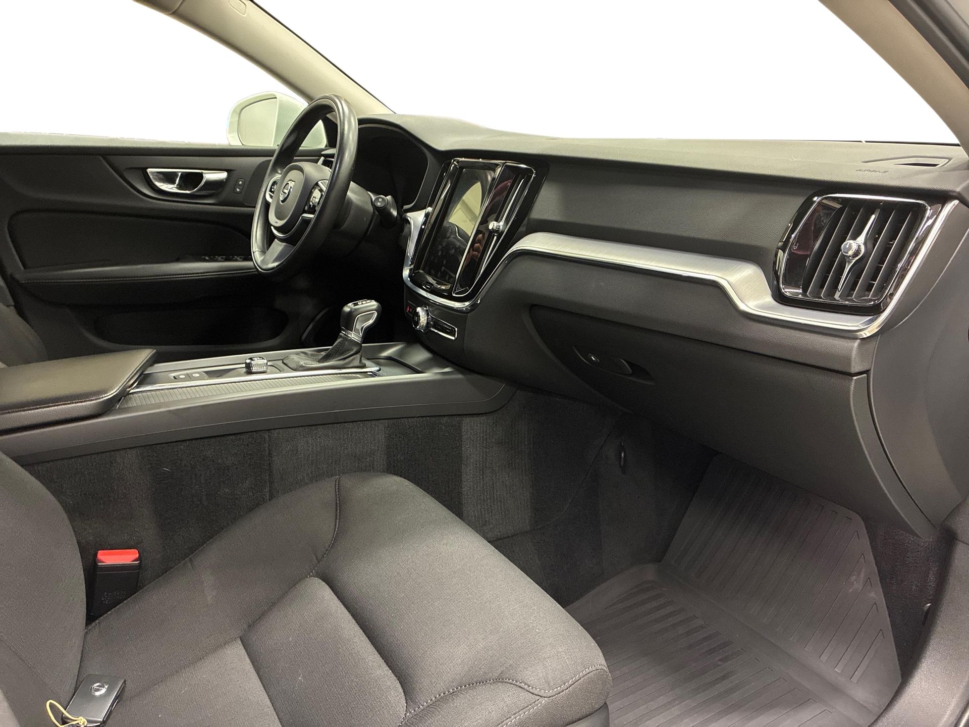 Volvo V60 D3 Momentum Edition 2020, photo 4/10