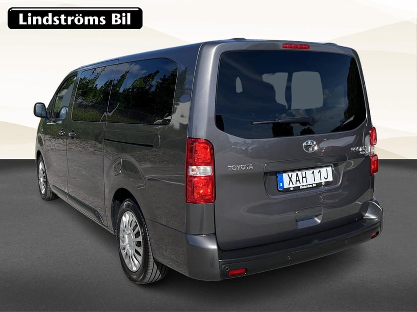 Bild 3 av Toyota Proace Verso SHUTTLE LONG 2,0 D ADBLUE 180 HK S&S Diesel 2.0 177hk 9-sitsig V-hjul