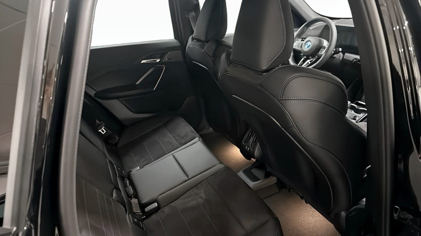 Bild 5 av BMW iX1 xDrive30 M Sport Pro / H&K / Head-up / Elstolar