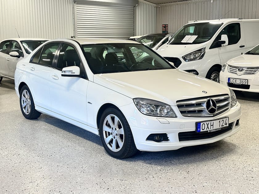 Bild 1 av Mercedes-Benz C 180 CGI BE BlueEFFICIENCY 5G-Tronic Classic Euro5 Nyservad