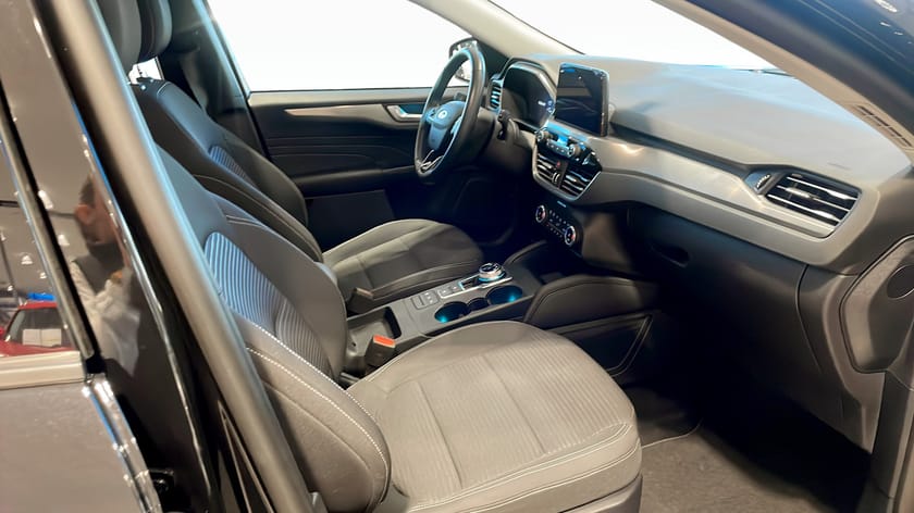 Bild 3 av Ford Kuga Plug-In Hybrid Titanium 2.5 FWD 225HK Privatlease 3995kr/mån