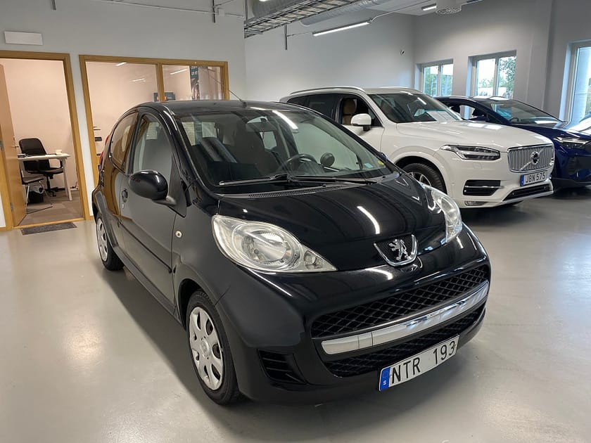 Bild 3 av Peugeot 107 5-dörrar 1.0 Lågmil Nybes Nyserv En brukare