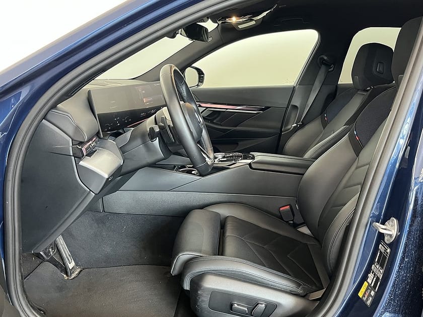 Bild 5 av BMW i5 eDrive40 Sedan M Sport Drag Rattvärme Drive/Park Assist