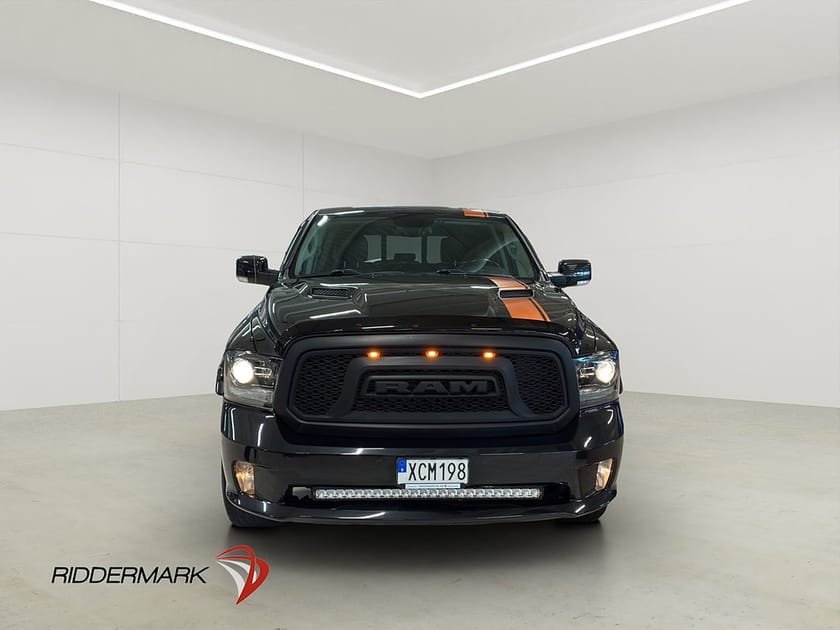 Bild 2 av RAM 1500 Crew Cab Sport 5.7 4x4 Luft Alpine Drag Taklucka Skinn MOMS