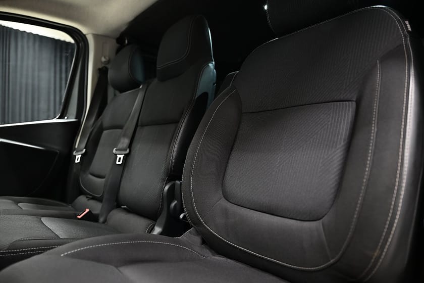 Bild 3 av Renault Trafic Skåpbil dCi 170HK Automat|Dubbelhytt|Dubbeldörr|SN-Stolar|Moms