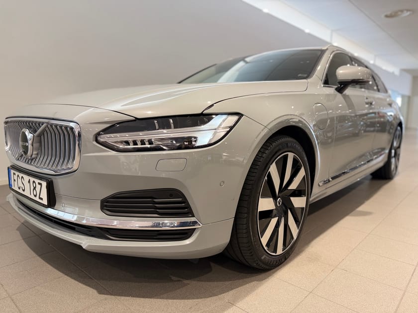 Bild 1 av Volvo V90 Recharge T6 Core Edition II / 360 kamera / Dragkrok /