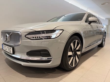 Volvo V90 Recharge T6 Core Edition II / 360 kamera / Dragkrok /