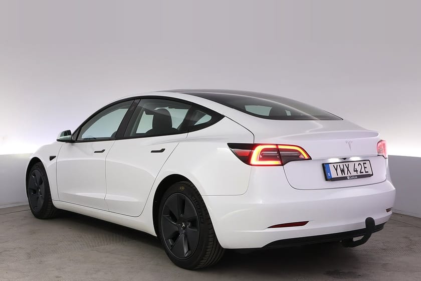 Bild 4 av Tesla Model 3 Standard Range Refresh Autopilot Pano Drag