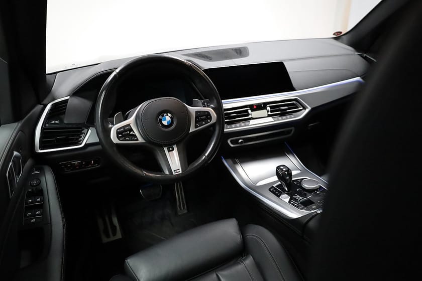 Bild 3 av BMW X5 xDrive45e iPerformance M Sport Panorama Luftfjädring