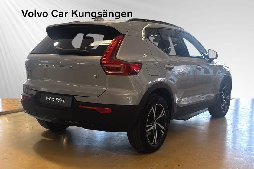 Bild 5 av Volvo XC40 B3 FWD Bensin Plus Dark 360-kamera Förarstödpaket Selekt
