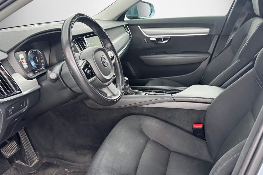 Bild 4 av Volvo V90 D4 Momentum DRAG/ NAVI/ DIESELVÄRMARE
