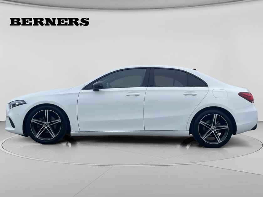 Bild 2 av Mercedes-Benz A 180 Sedan 135hk manuell