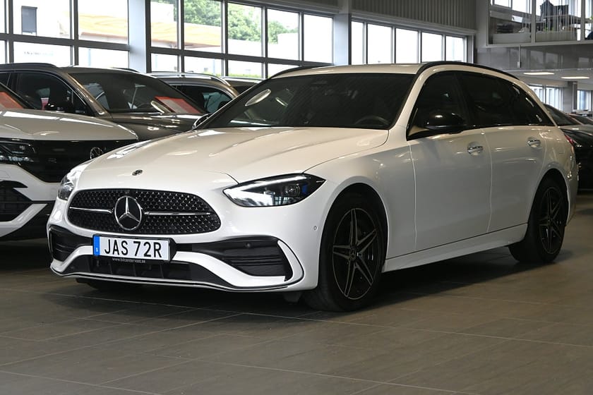 Bild 1 av Mercedes-Benz C 300 T de 4MATIC C300 AMG Premium Night Burmester Drag