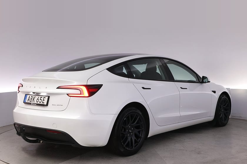 Bild 5 av Tesla Model 3 Long Range AWD Highland Autopilot Drag Pano