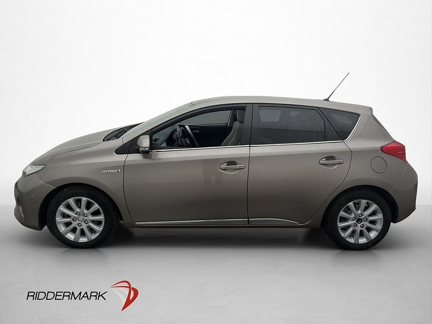 Bild 2 av Toyota Auris Hybrid 136hk Executive Pano Kamera Navigation