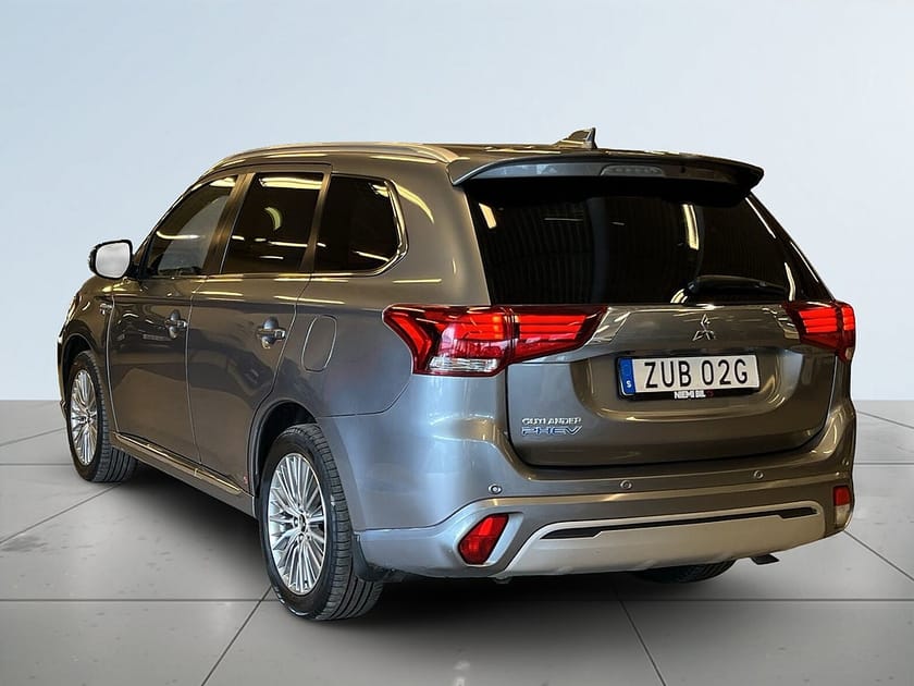 Bild 5 av Mitsubishi Outlander PHEV CVT Business 1 Brukare/360°/MoK/S&V/LED-Ramp/Skinn