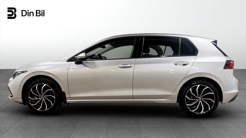 Bild 2 av Volkswagen Golf ETSI 150HK DSG7/P-VÄRMARE/NAVIGATION
