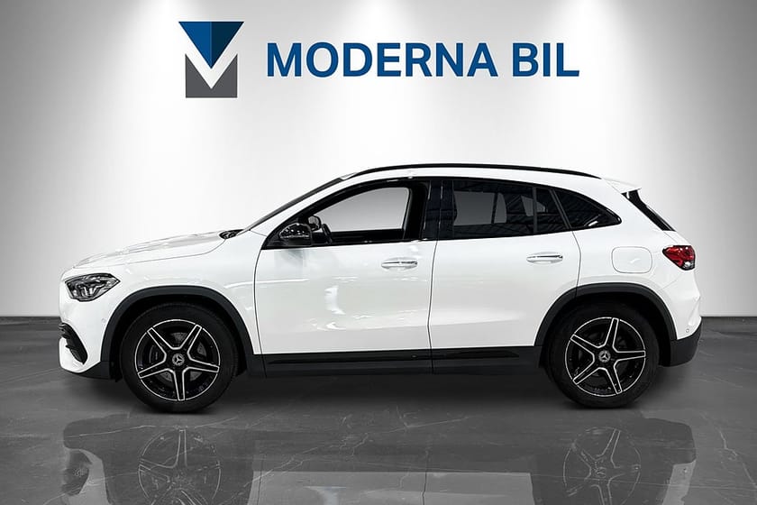 Bild 3 av Mercedes-Benz GLA 200 d 4MATIC 4M AMG Line Nyservad Night Premiumpaket Värmare