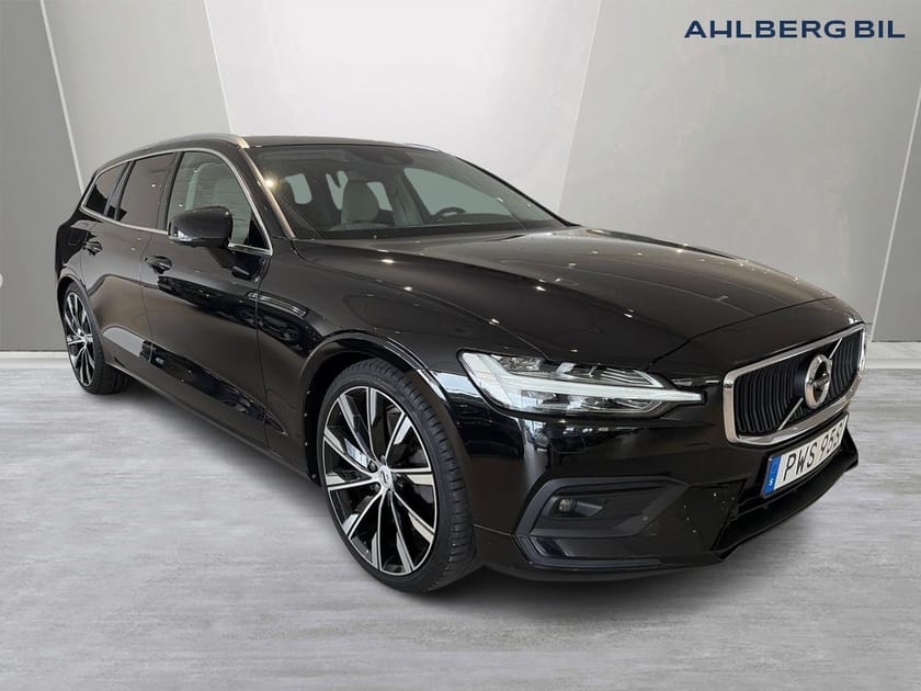 Bild 1 av Volvo V60 T5 Momentum Pro Edition, Teknikpaket, Loungepaket, Klimatpaket, Dragkrok Halvautomatisk, Parkeringskamera 360, Navigation