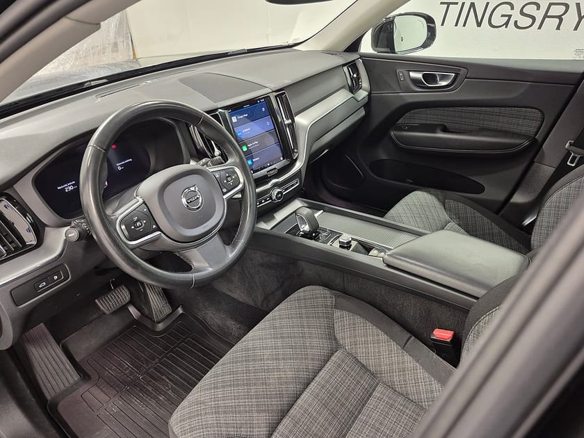 Bild 2 av Volvo XC60 T6 Recharge Core Bright plug in AWD 350HK 4x4 Panorama