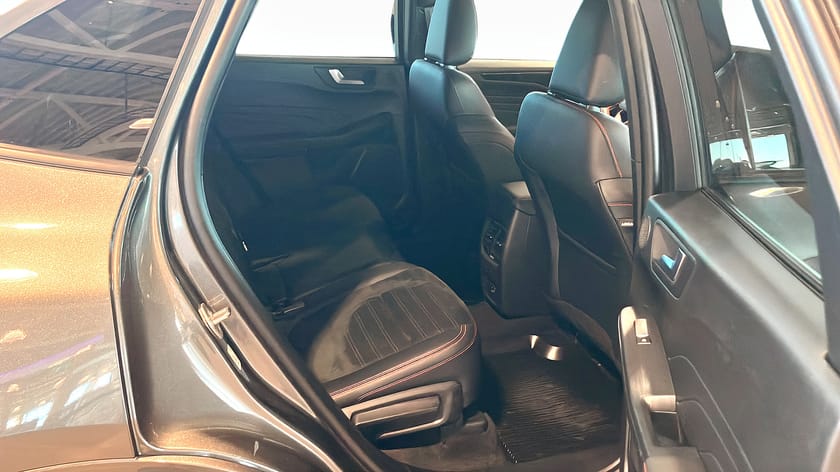 Bild 5 av Ford Kuga Plug-In Hybrid ST-Line X PHEV 64KM / Drag / B&O / V-Hjul