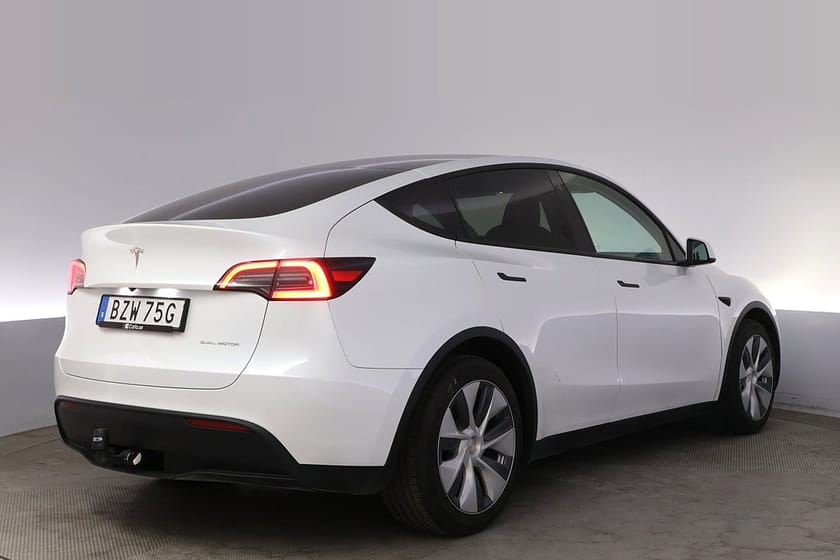 Bild 5 av Tesla Model Y Long Range AWD Autopilot Pano Drag