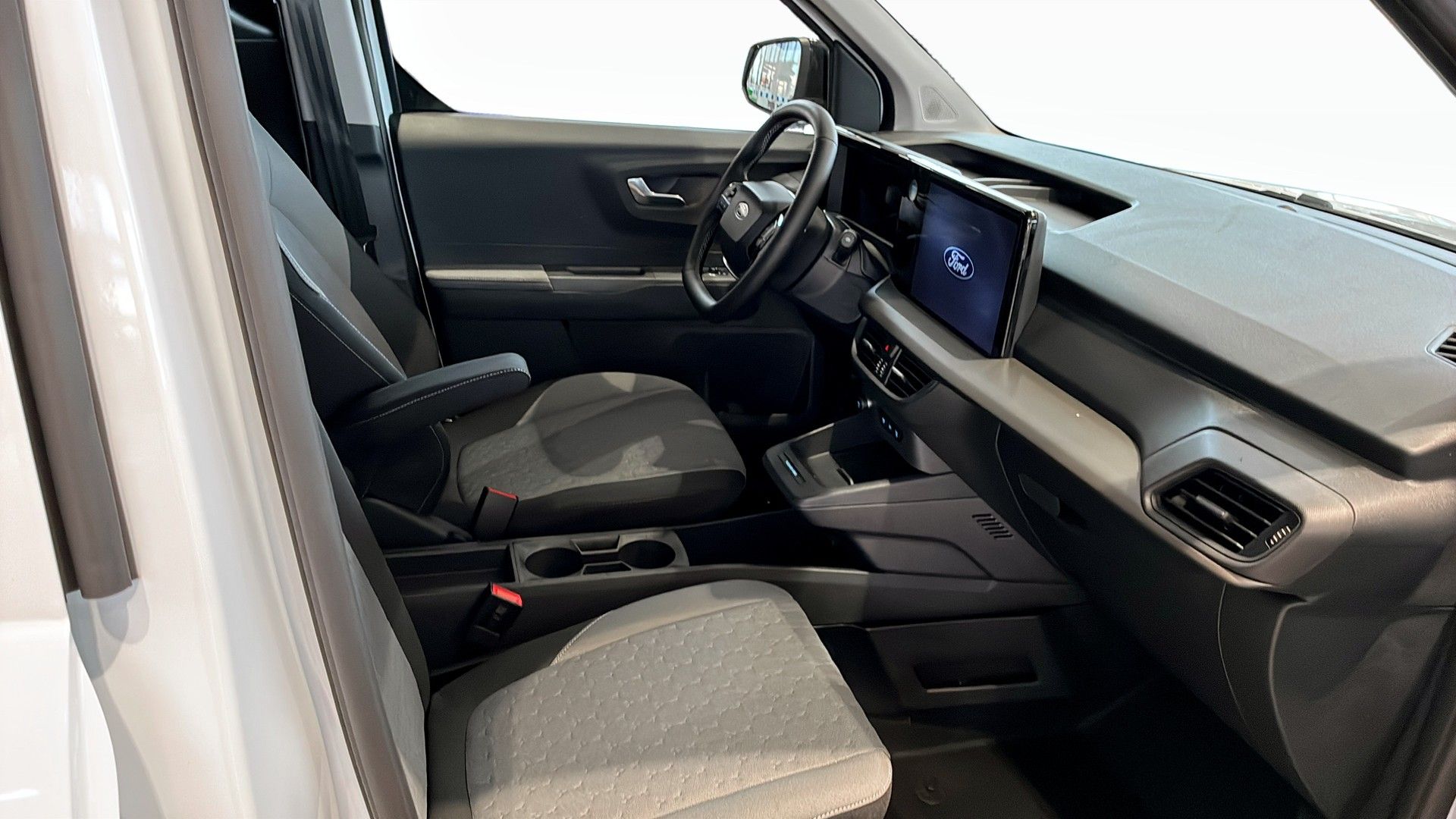 Ford E-Courier LIMITED 2026, bild 3/22