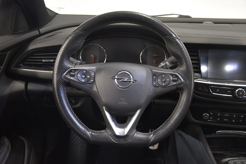 Bild 2 av Opel Insignia Grand Sport 2.0 Turbo 4x4 Business Taklucka Dragkrok