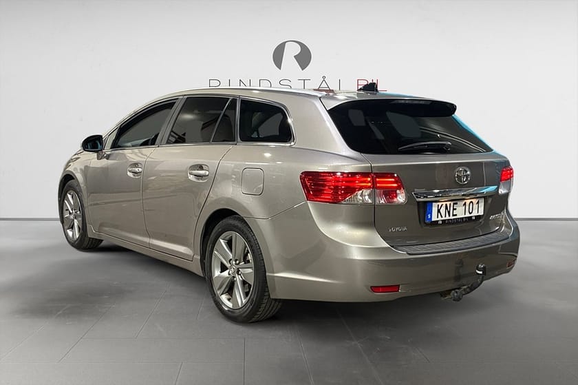 Bild 5 av Toyota Avensis Kombi 1.8 147 HK EDITION 50 DRAG PANO B-KAMERA M&K 17"