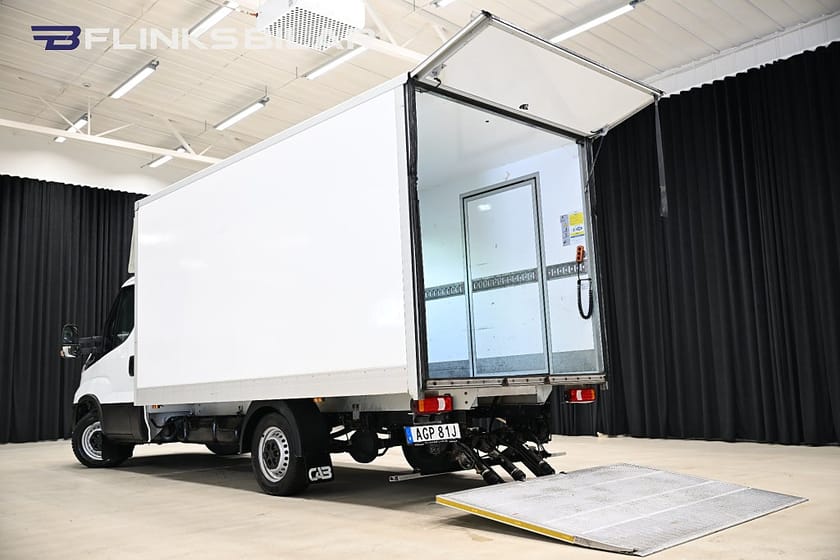 Bild 5 av Iveco Daily 35-140 Chassi Cab 136HK Automat|Volymskåp|BGLyft|Sidodörr|Backkamera|Moms