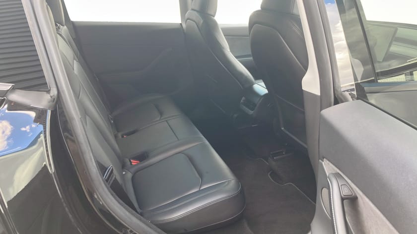 Bild 5 av Tesla Model Y Long Range AWD