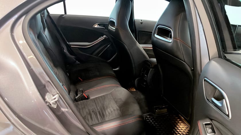 Bild 5 av Mercedes-Benz A 200 AMG/Night