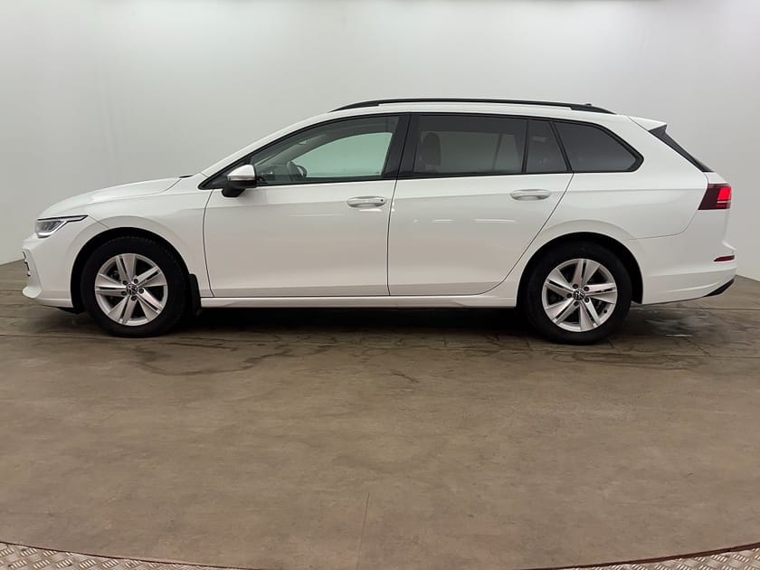 Bild 3 av Volkswagen Golf Sportscombi 1.5 eTSI 150hk Life Drag Backkamera