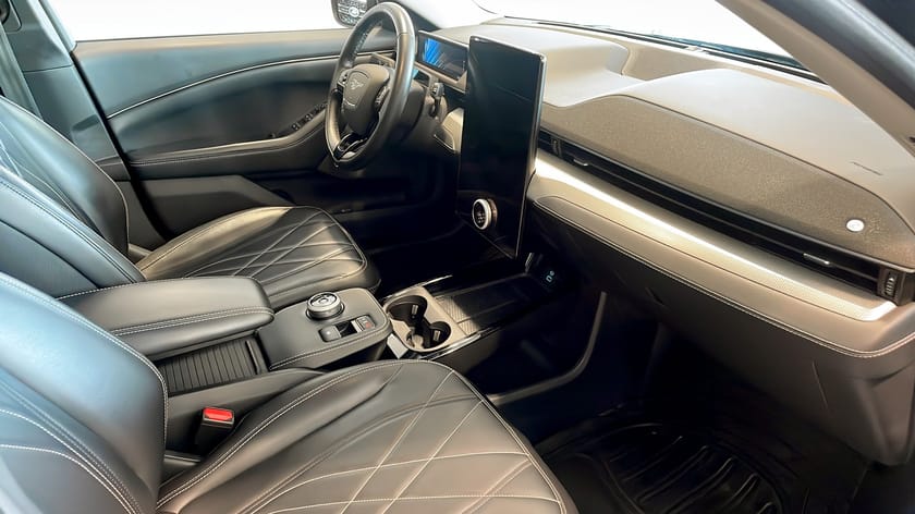 Bild 3 av Ford Mustang Mach-E Standard Range RWD SR 269hk Teknikpaket