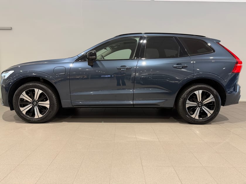 Bild 3 av Volvo XC60 Recharge T6 II Plus Dark Edition. / Dragkrok / 360 kamera / Panoramatak / 10 000kr tillbehör /