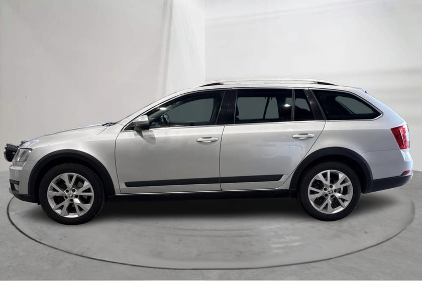 Bild 2 av Škoda Octavia Scout II 2.0 TDI 4X4 (150hk)
