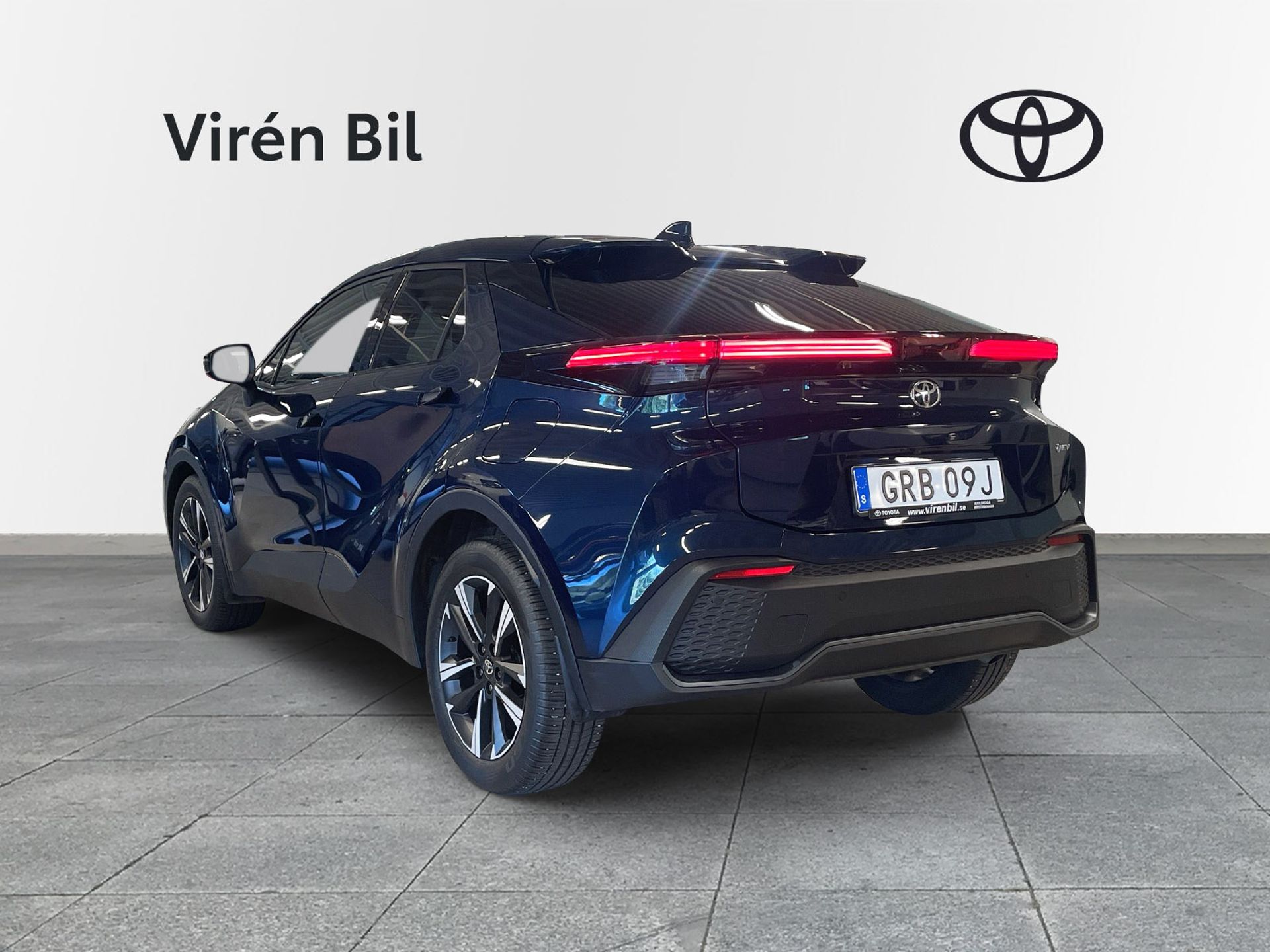 Toyota C-HR Hybrid 2025, bild 2/10