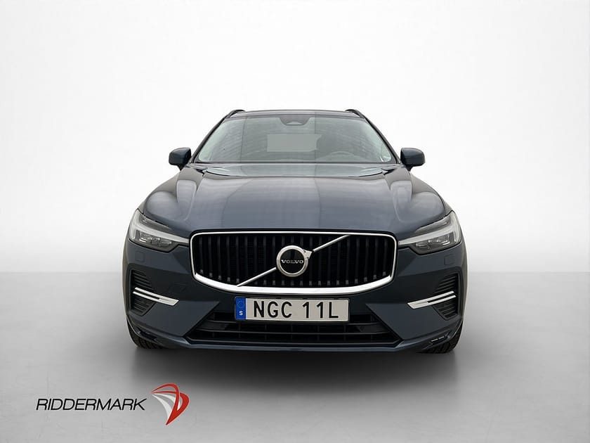 Bild 2 av Volvo XC60 B4 AWD 197hk Momentum Pano H/K Drag Värm 4 Zons