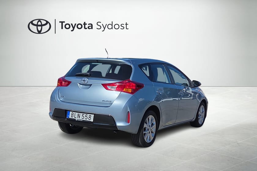 Bild 3 av Toyota Auris Sätesvärme fram, ISOFIX-fästen bak, Elhissar fram