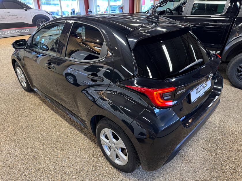 Bilde 3 av Toyota Yaris Hybrid 115