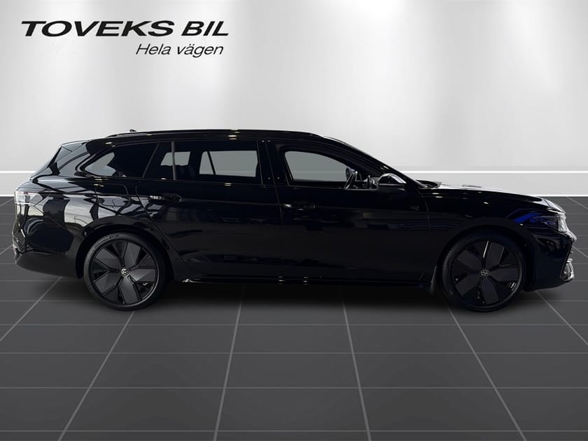 Bild 2 av Volkswagen Passat Sportscombi PB   R-LINE 2.0 TDI 4MOTION 7 VXL DSG