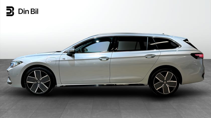 Bild 2 av Volkswagen Passat Variant eHybrid R-Line DSG Drag/P-värmare/Panorama