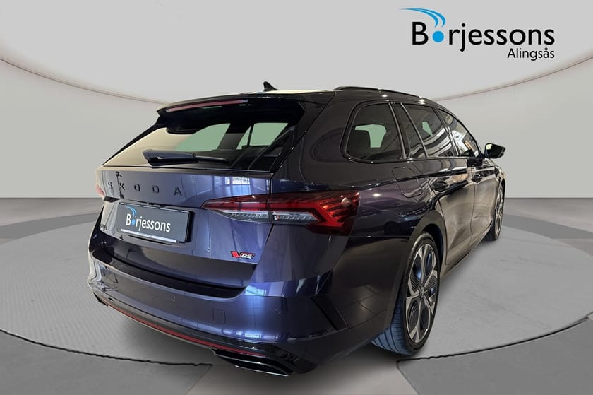 Bild 3 av Škoda Octavia Kombi RS 2,0 TSI 265 Hk 7 vxl DSG Drag värmare