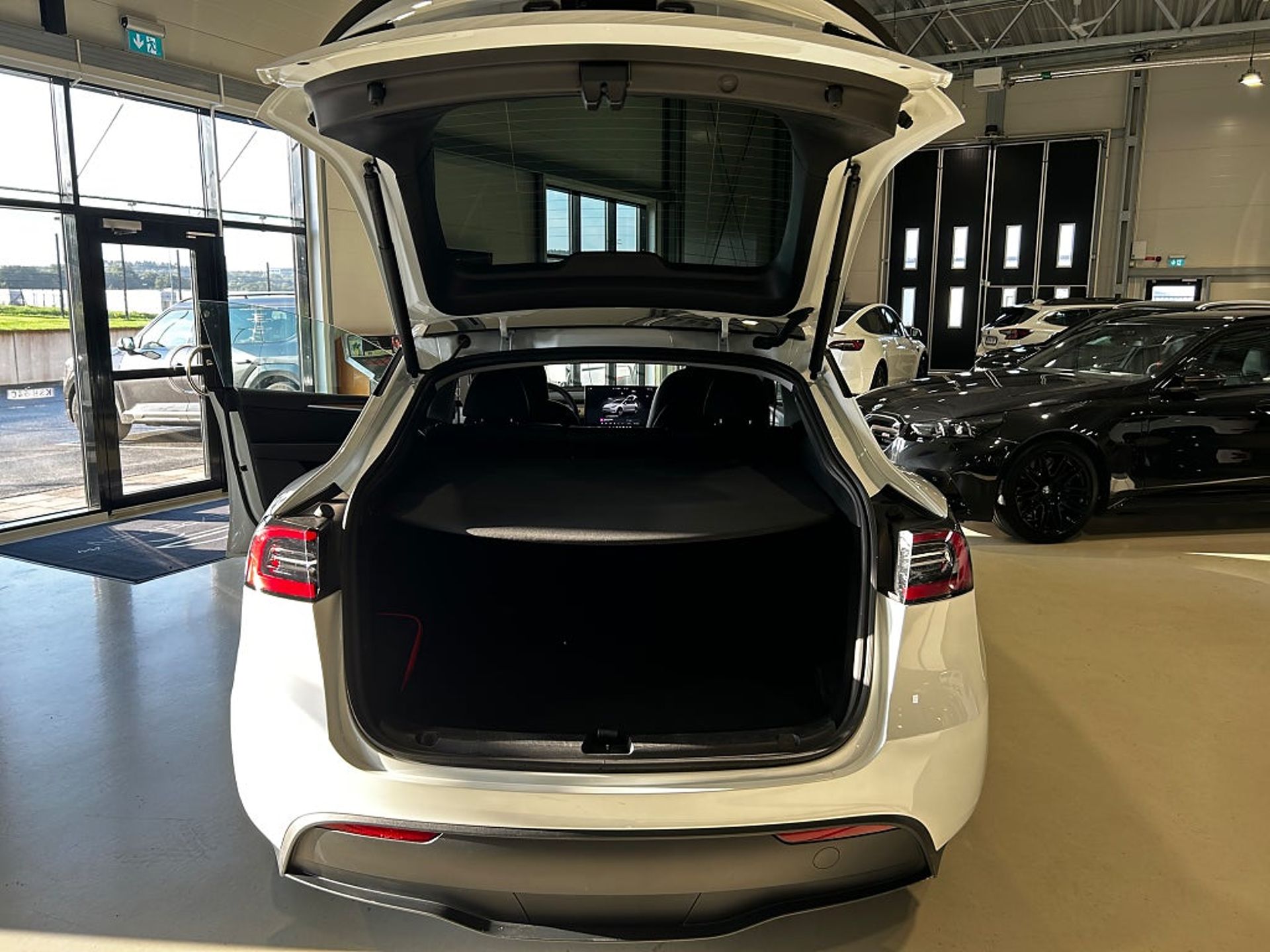 Tesla Model Y 2023, photo 5/10