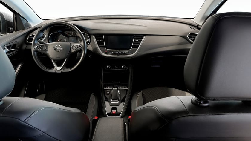 Bild 4 av Opel Grandland Hybrid4 300 Innovation 300hk / Kamera / CarPlay